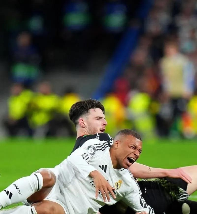 开云app-Doinb焦点对战，姆巴佩与60激战西班牙队分钟，领先优势明显胜负难料！赛场气氛高涨的简单介绍-开云app